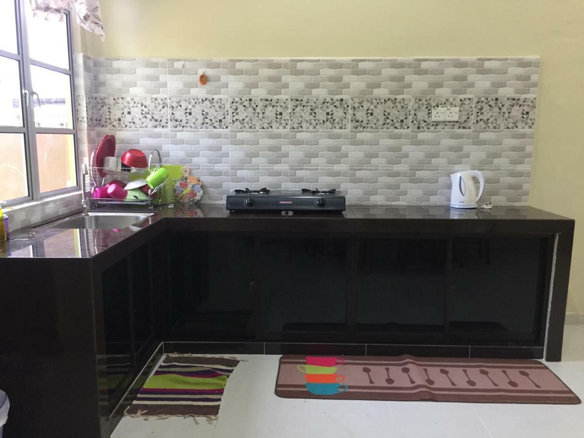 Homestay Talina كُوالا تيرينغانو المظهر الخارجي الصورة
