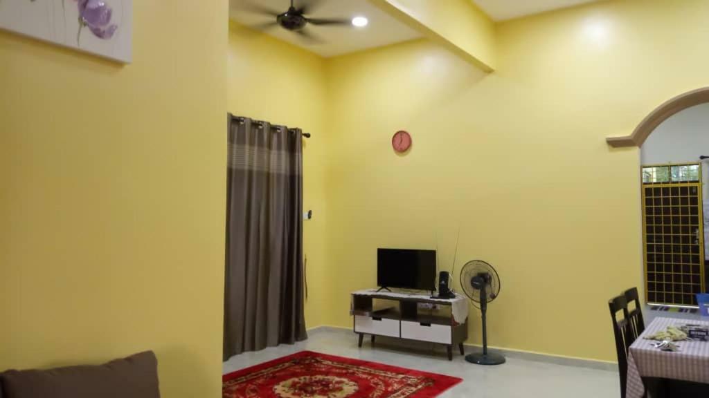 Homestay Talina كُوالا تيرينغانو المظهر الخارجي الصورة